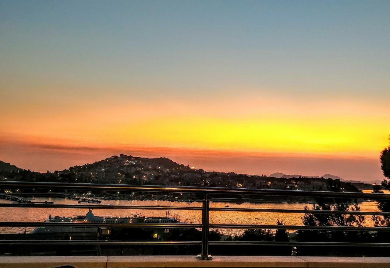 Beautiful 2 Bedroom 2 Bathroom Sea View, Free Parking دوبروفينك المظهر الخارجي الصورة